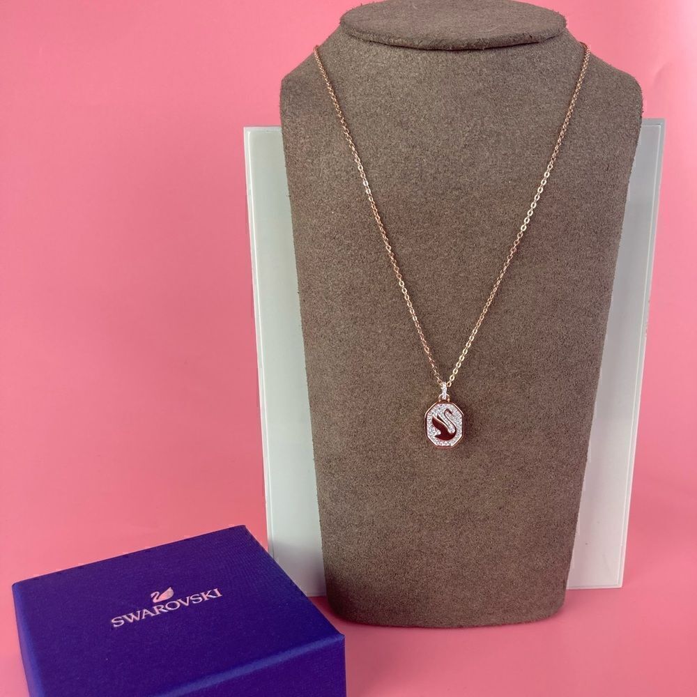 Swarovski Signum pendant
Swan, Long, White, Rose gold-tone plated Necklace - Picture 3 of 5